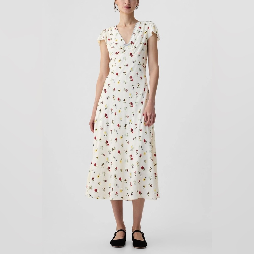 Gap x Doen Floral V-Neck Midi Dress in Ivory